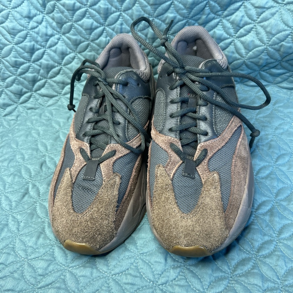 Adidas Yeezy Boost 700 V1 Mauve Brown US 9